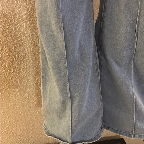 Chic Blue Flare Pants with High-Waist Design - Picture 3 of 11